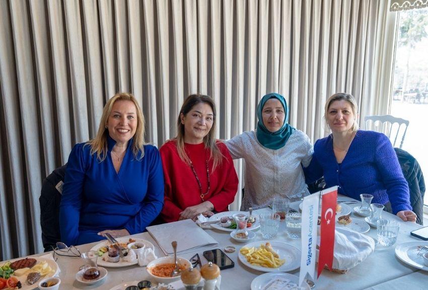 İSAD Ailesi Kahvaltı Buluşmasında Bir Araya Geldi