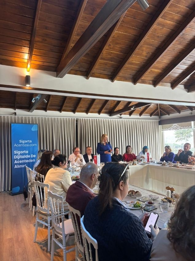 İSAD Ailesi Kahvaltı Buluşmasında Bir Araya Geldi
