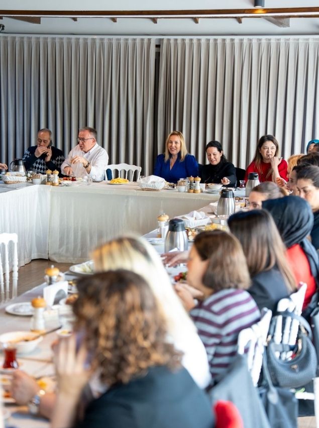 İSAD Ailesi Kahvaltı Buluşmasında Bir Araya Geldi
